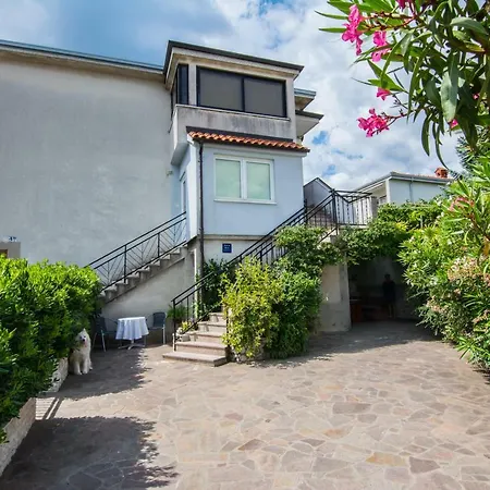 Vida - Amazing Place With Garden And Terrace